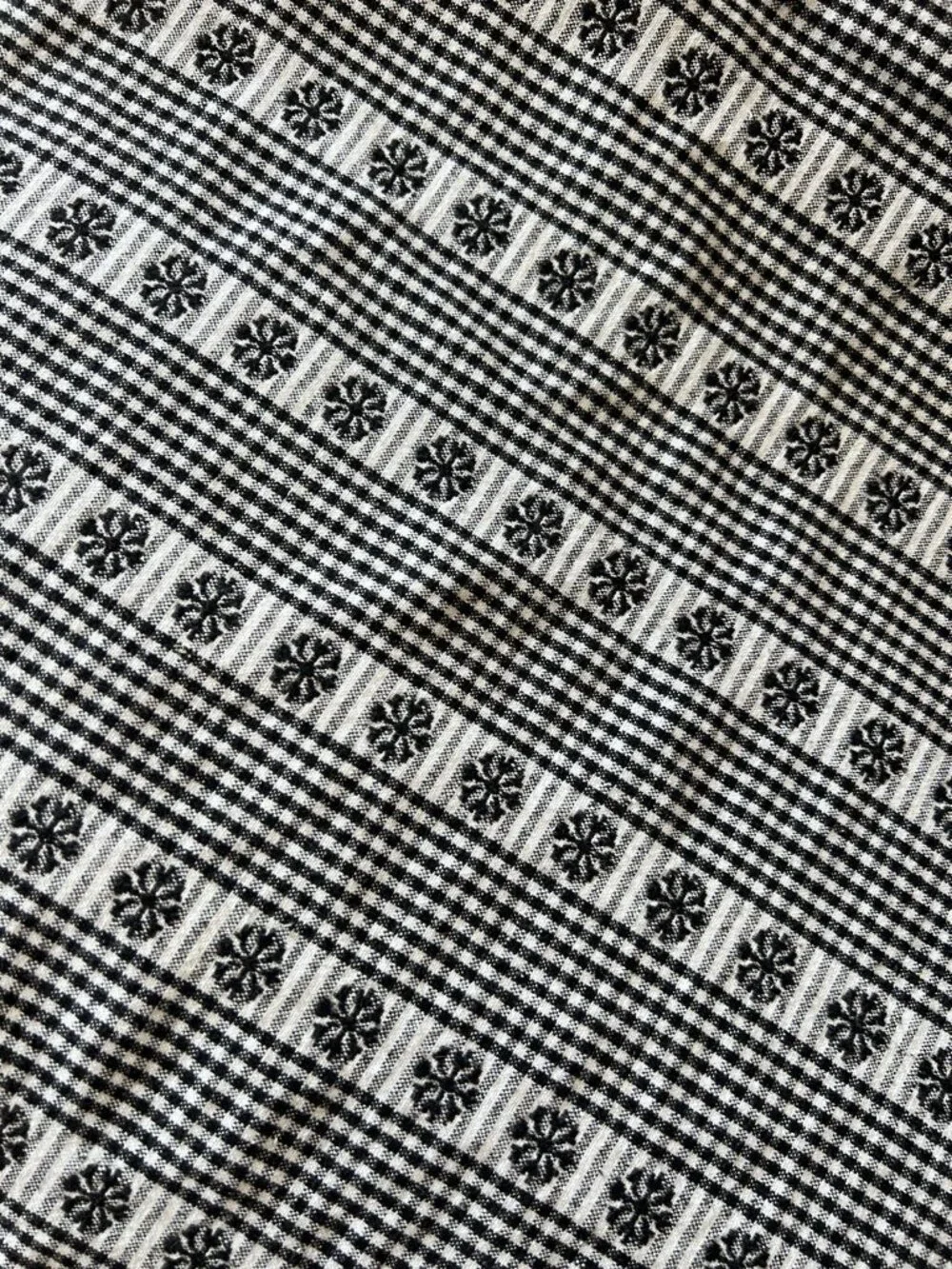 Gingham Check Tablecloth 57” x 82” Black & White Flower 80% Cotton Bella Lux VTG